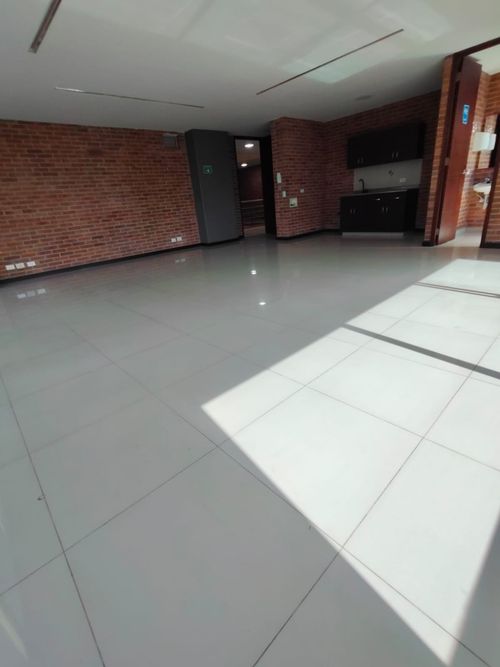 Oficina en arriendo en Loma De San Julian, Medellín, 64 m² · foto 3 de 8