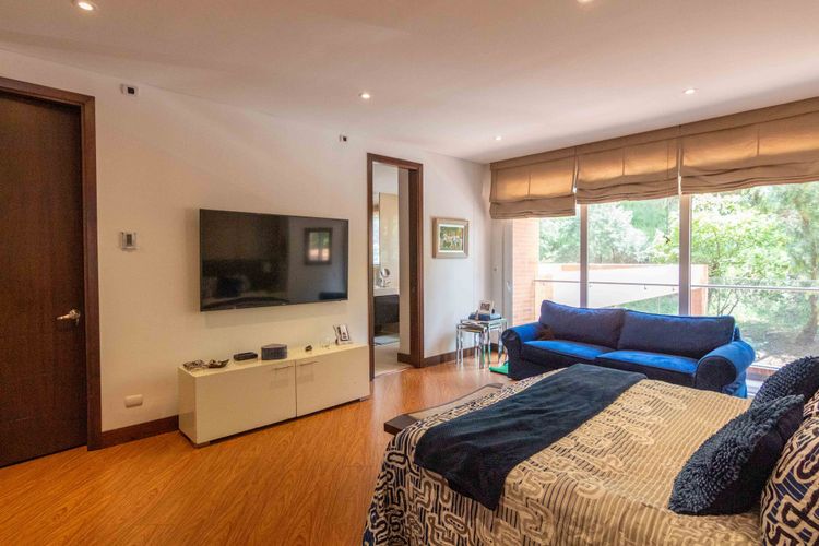 Apartamento de 3 alcobas en venta en Cerros De Los Alpes, Bogotá, 326 m² · foto 14 de 24