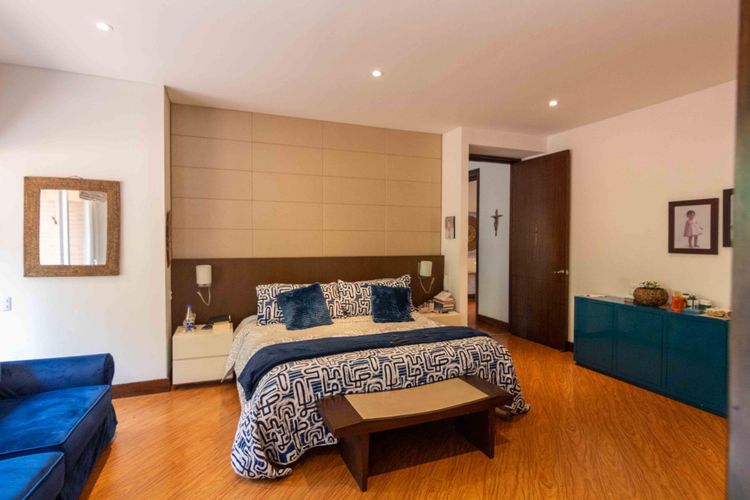 Apartamento de 3 alcobas en venta en Cerros De Los Alpes, Bogotá, 326 m² · foto 16 de 24