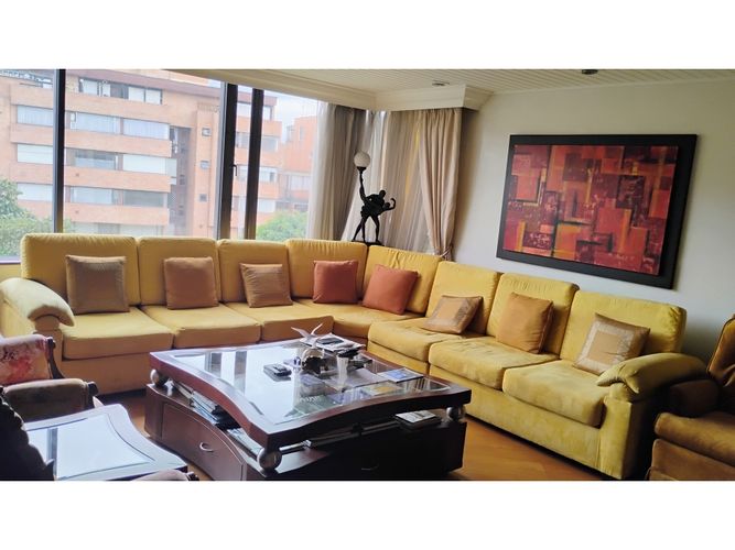Apartamento en venta en Santa Barbara, Bogotá, 150 m² · foto 2 de 17