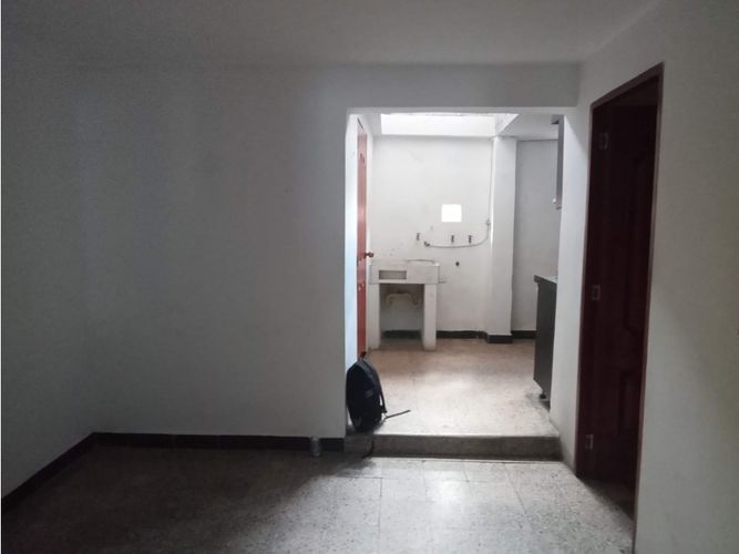 Casa de 3 alcobas en venta en Enciso, Medellín, 90 m² · foto 9 de 14