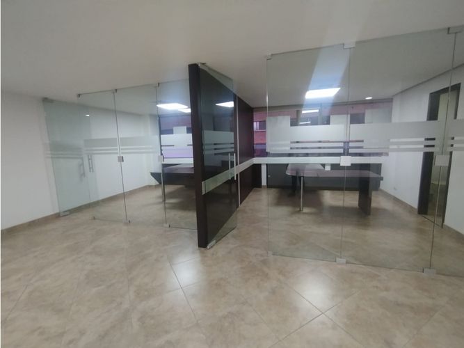 Oficina en arriendo en Manila, Medellín, 60 m² · foto 2 de 10