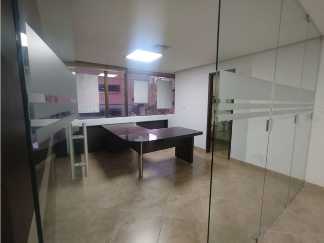 Oficina en arriendo en Manila, Medellín, 60 m² · foto 3 de 10