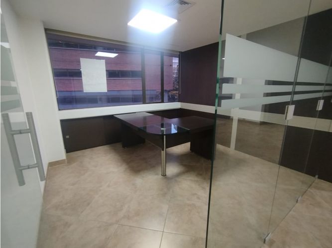 Oficina en arriendo en Manila, Medellín, 60 m² · foto 4 de 10