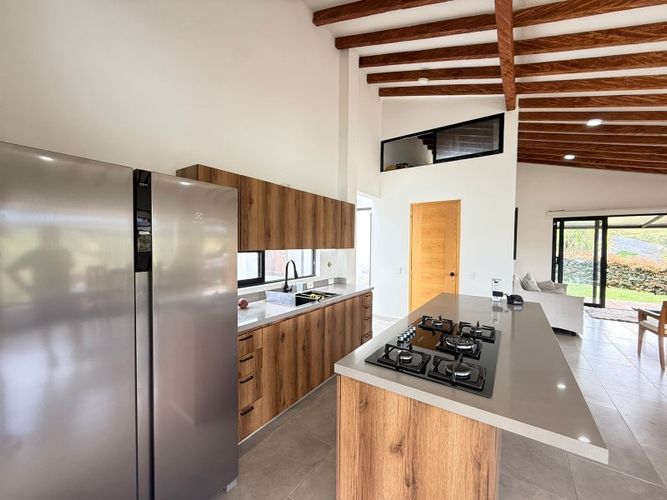 Casa de 3 alcobas en venta en Santa Ana, Rionegro, 186 m² · foto 2 de 22