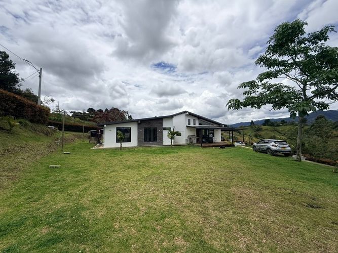 Casa de 3 alcobas en venta en Santa Ana, Rionegro, 186 m² · foto 18 de 22