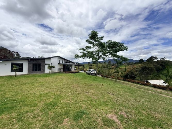 Casa de 3 alcobas en venta en Santa Ana, Rionegro, 186 m² · foto 19 de 22