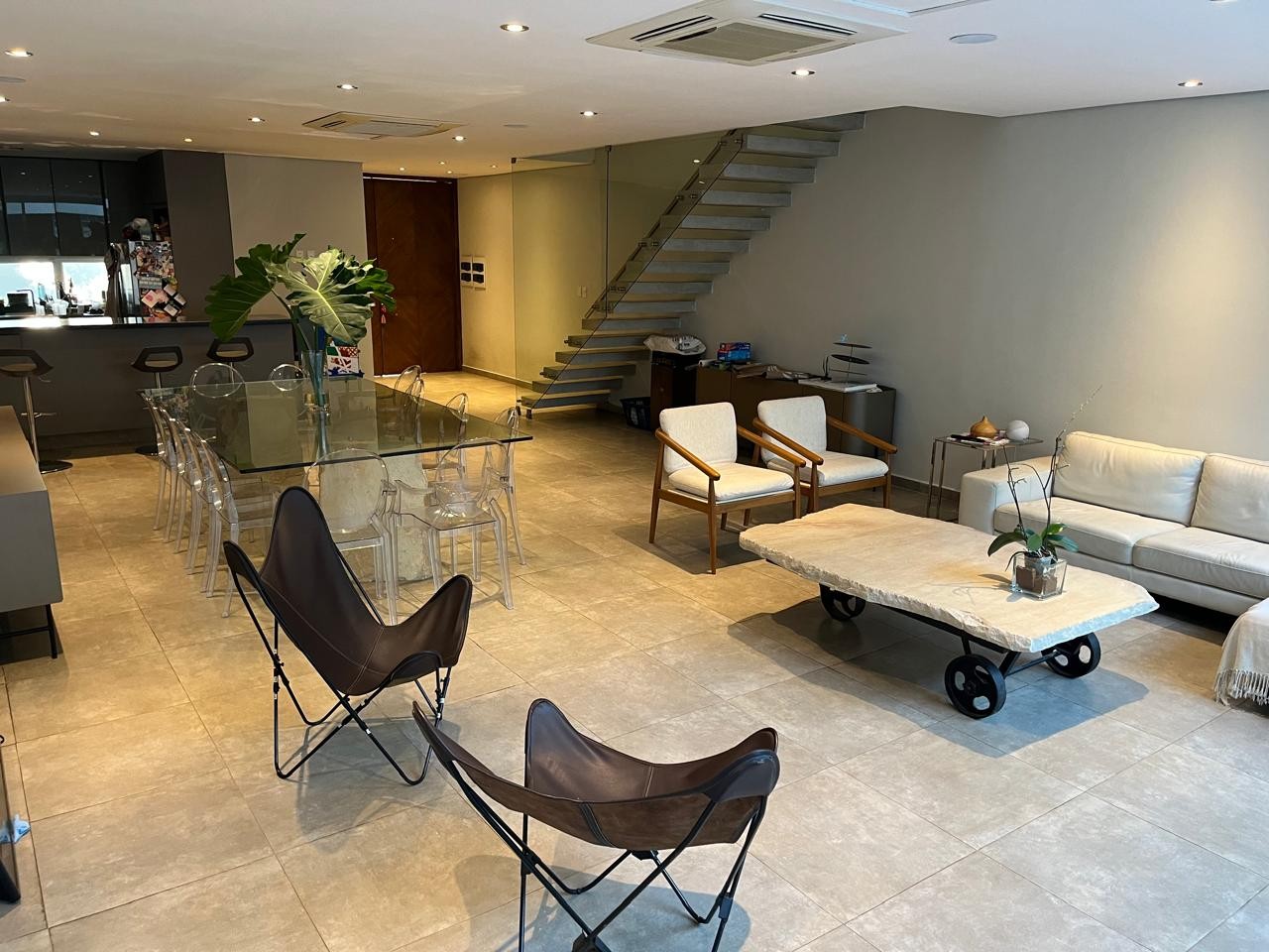 Casa en alquiler en Mburucuyá, Asunción — foto 3