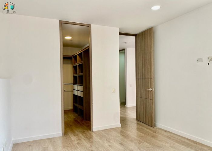 Apartamento de 4 alcobas en arriendo en Camino Verde, Envigado, 205 m² · foto 12 de 24