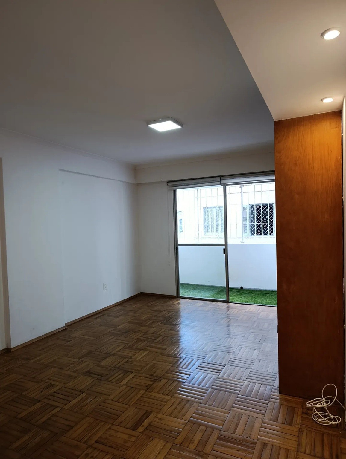 ALQUILER EN CORDON SUR, RECICLADO DE 1 DORMITORIO, PISO 1 AL FRENTE, GASTOS COMUNES BAJOS · Foto 2