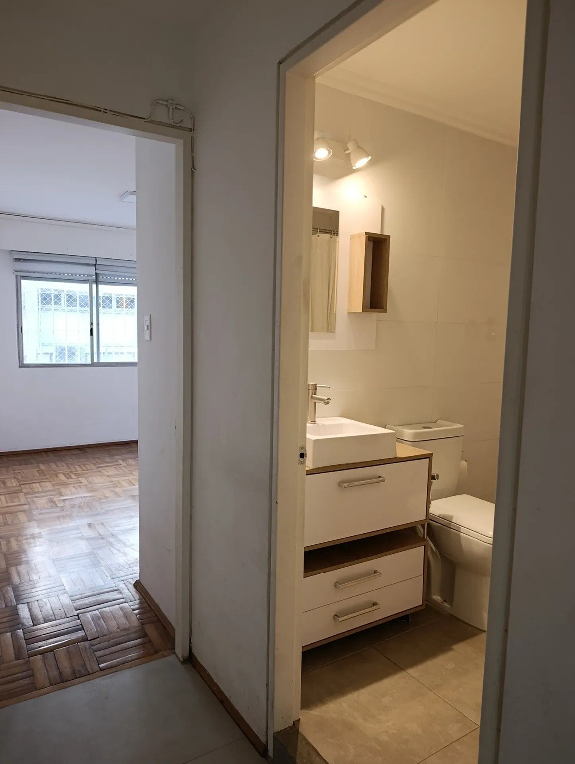 ALQUILER EN CORDON SUR, RECICLADO DE 1 DORMITORIO, PISO 1 AL FRENTE, GASTOS COMUNES BAJOS · Foto 11