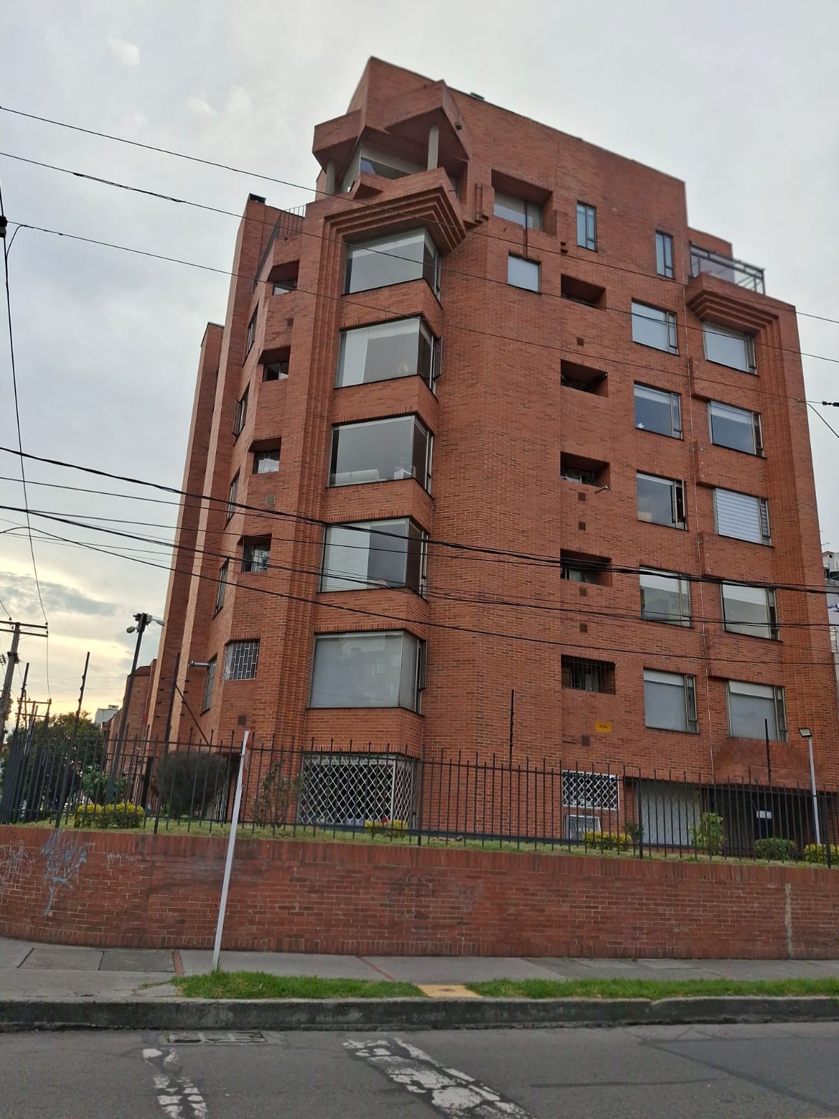 Apartamento en venta en Cedritos, Bogotá · foto 2 de 24