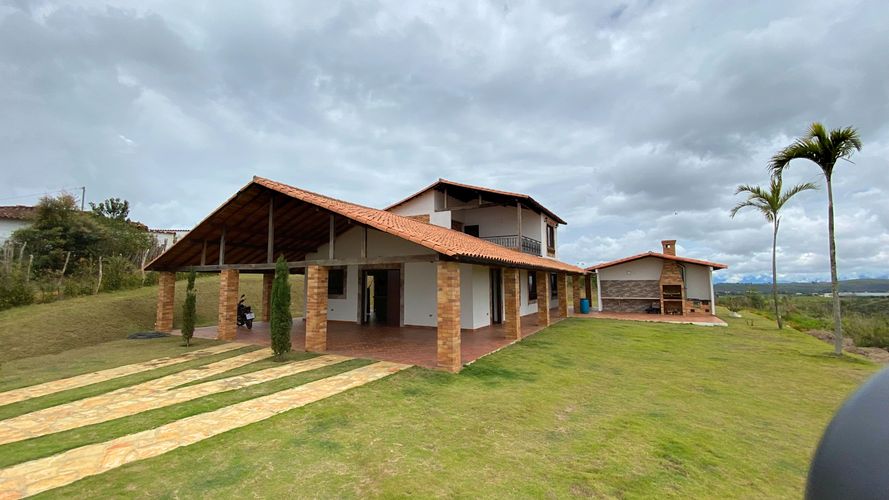 Casa de 5 alcobas en venta en Molinos Altos, Floridablanca, 37 m² · foto 17 de 18