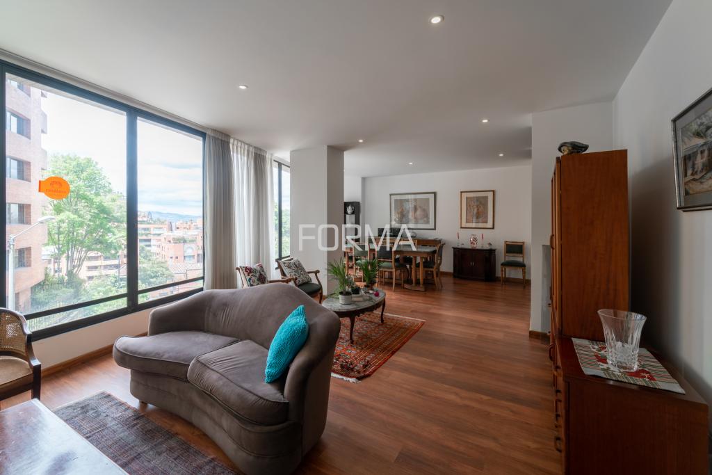 Apartamento en venta en Los Rosales, Bogotá · foto 2 de 10