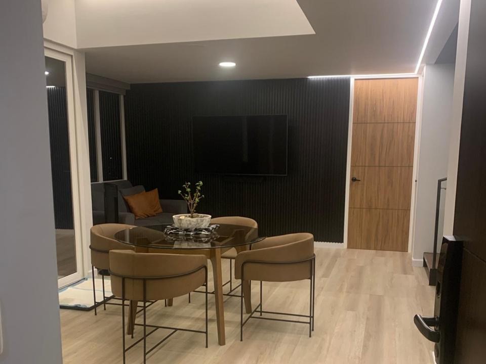 Apartamento en venta en Altos Del Poblado, Medellín · foto 3 de 24