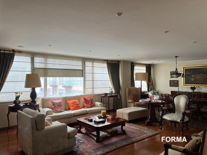 Apartamento de 3 alcobas en venta en Chico, Bogotá, 186 m² · foto 2 de 24