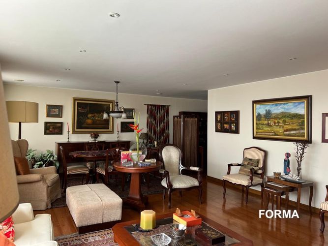 Apartamento de 3 alcobas en venta en Chico, Bogotá, 186 m² · foto 3 de 24