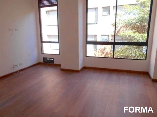 Apartaestudio en venta en Los Rosales, Bogotá, 54 m² · foto 2 de 7
