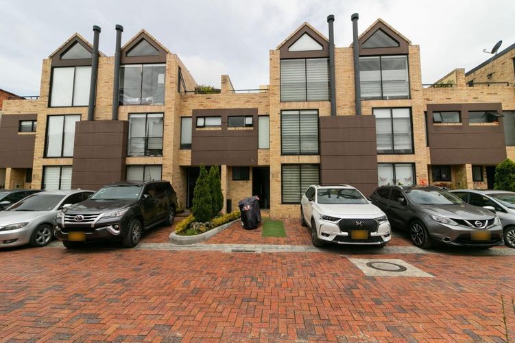 Casa de 3 alcobas en venta en La Estrella, Chía, 139 m² · foto 3 de 24