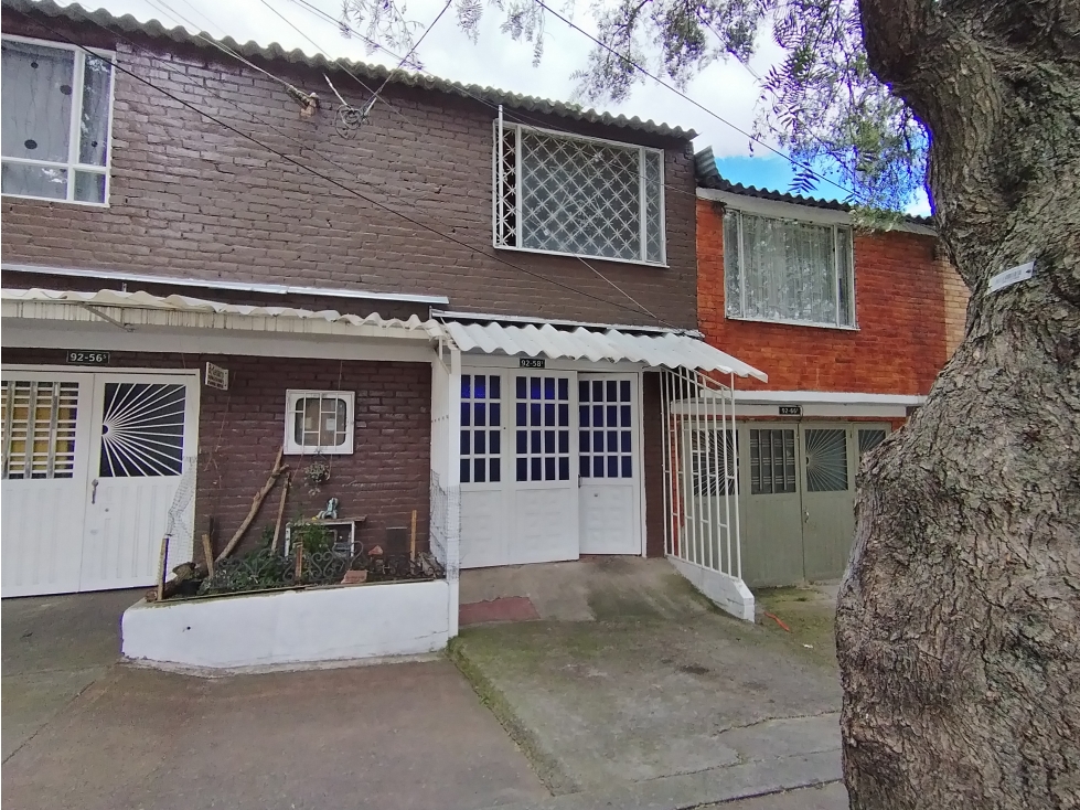 Casa en venta en Villa De Cafam, Bogotá · foto 2 de 24