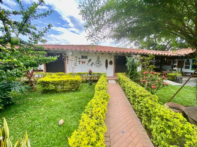 Casa de 3 alcobas en venta en La Torre, Palmira, 480 m² · foto 2 de 19
