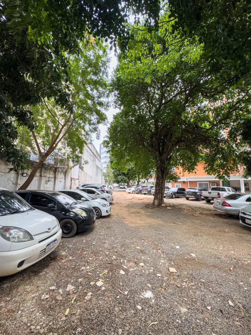 Propiedad en Venta – Ubicación Estratégica sobre Avda. Aviadores del Chaco — foto 3