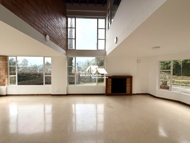 Casa de 5 alcobas en venta en Loma Del Escobero, El Retiro, 349 m² · foto 3 de 24