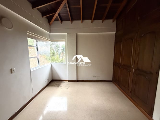 Casa de 5 alcobas en venta en Loma Del Escobero, El Retiro, 349 m² · foto 12 de 24
