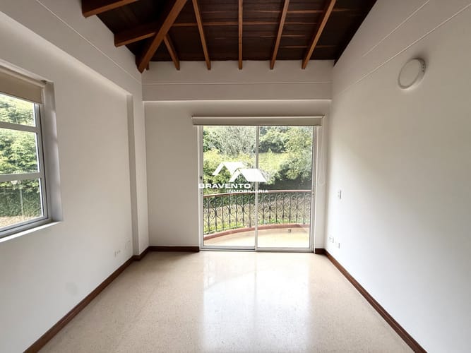 Casa de 5 alcobas en venta en Loma Del Escobero, El Retiro, 349 m² · foto 13 de 24