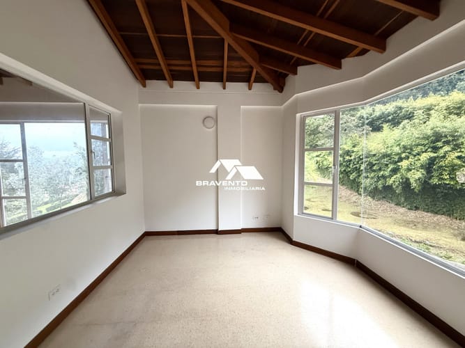 Casa de 5 alcobas en venta en Loma Del Escobero, El Retiro, 349 m² · foto 18 de 24