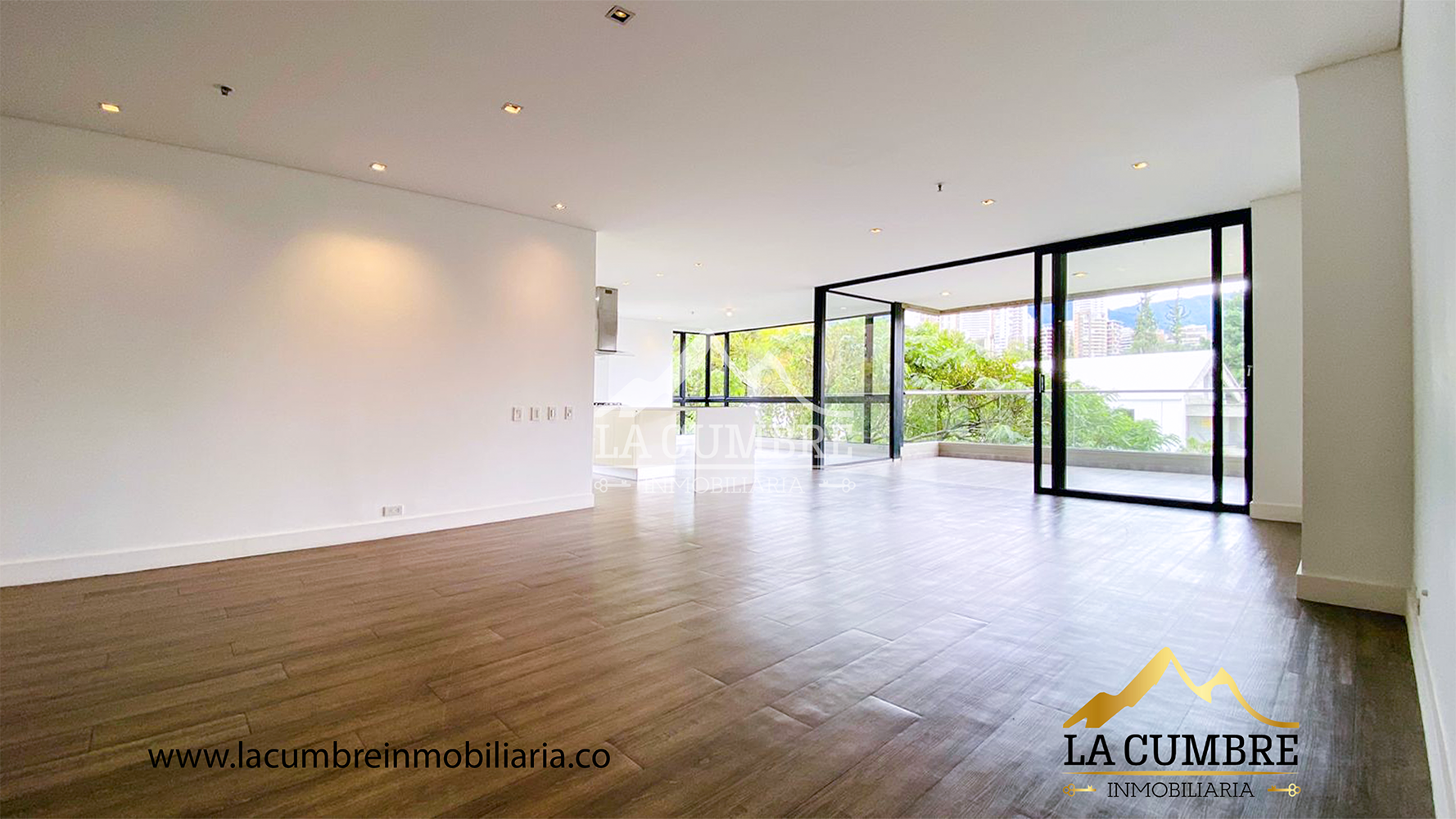 Apartamento en arriendo en Los Balsos, Medellín · foto 2 de 18