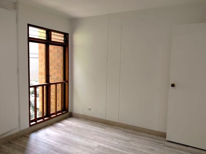 Apartamento de 3 alcobas en venta en El Poblado, Medellín, 187 m² · foto 5 de 19
