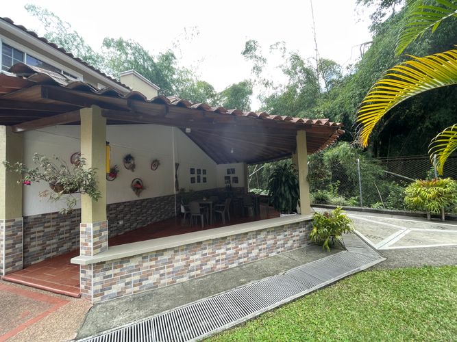 Casa de 4 alcobas en venta en Cr. Quintas De San Sebastian, Armenia, 160 m² · foto 2 de 22