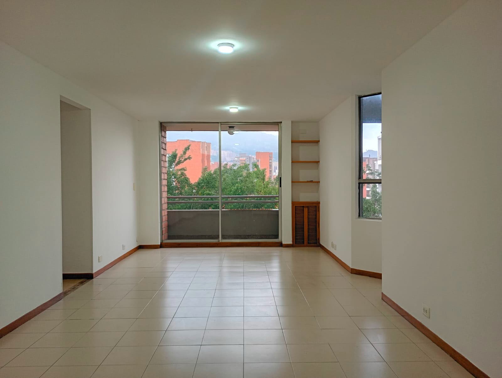 Apartamento en arriendo en Laureles, Medellín · foto 3 de 17