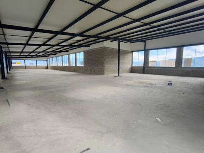 Local en arriendo en Cucaracho, Medellín, 500 m² · foto 3 de 9