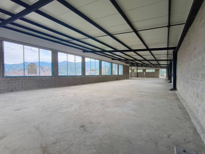 Local en arriendo en Cucaracho, Medellín, 500 m² · foto 9 de 9