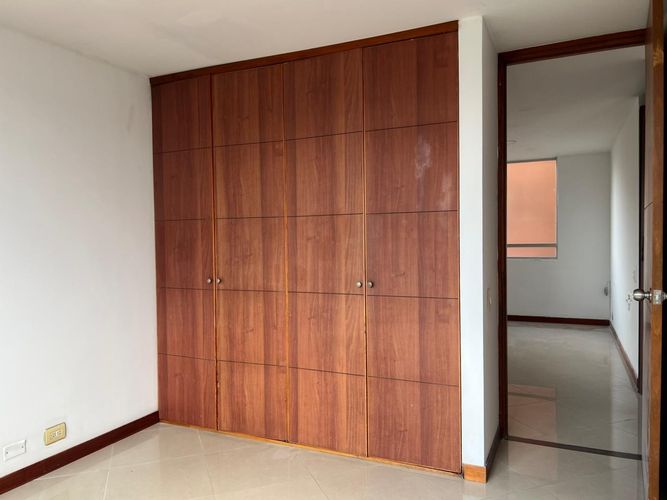 Apartamento de 3 alcobas en arriendo en Loma Benedictinos, Envigado, 150 m² · foto 15 de 18