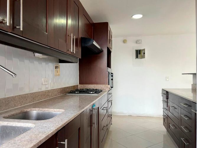 Apartamento de 3 alcobas en arriendo en Loma Benedictinos, Envigado, 150 m² · foto 3 de 18