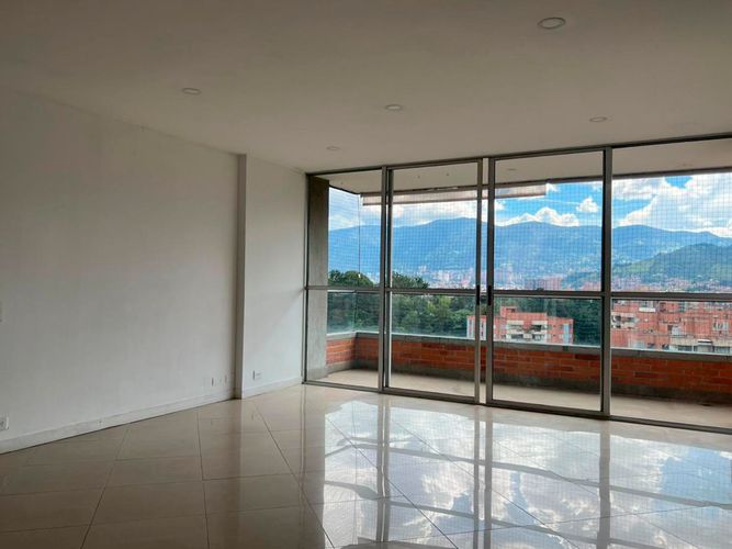 Apartamento de 3 alcobas en arriendo en Loma Benedictinos, Envigado, 150 m² · foto 2 de 18