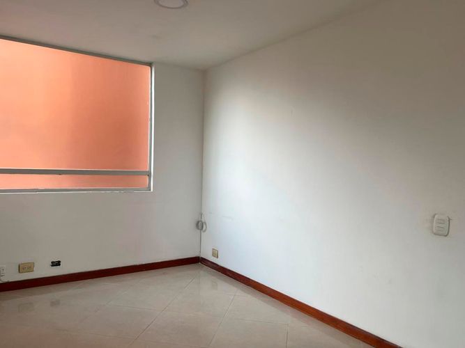 Apartamento de 3 alcobas en arriendo en Loma Benedictinos, Envigado, 150 m² · foto 9 de 18