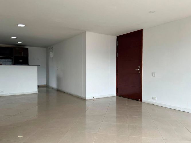 Apartamento de 3 alcobas en arriendo en Loma Benedictinos, Envigado, 150 m² · foto 8 de 18