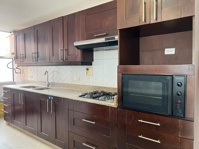 Apartamento de 3 alcobas en arriendo en Loma Benedictinos, Envigado, 150 m² · foto 5 de 18