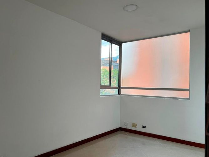 Apartamento de 3 alcobas en arriendo en Loma Benedictinos, Envigado, 150 m² · foto 14 de 18