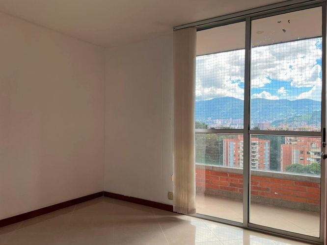 Apartamento de 3 alcobas en arriendo en Loma Benedictinos, Envigado, 150 m² · foto 10 de 18