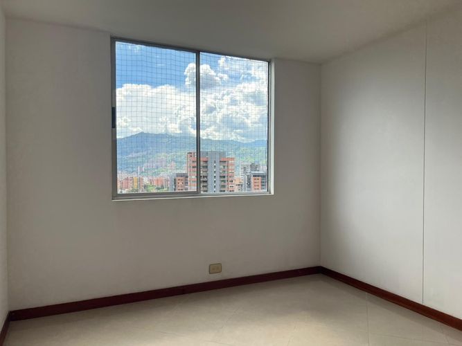 Apartamento de 3 alcobas en arriendo en Loma Benedictinos, Envigado, 150 m² · foto 12 de 18