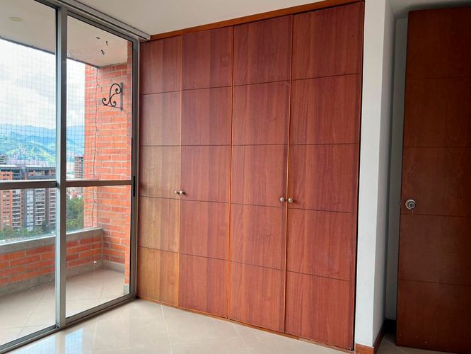 Apartamento de 3 alcobas en arriendo en Loma Benedictinos, Envigado, 150 m² · foto 13 de 18