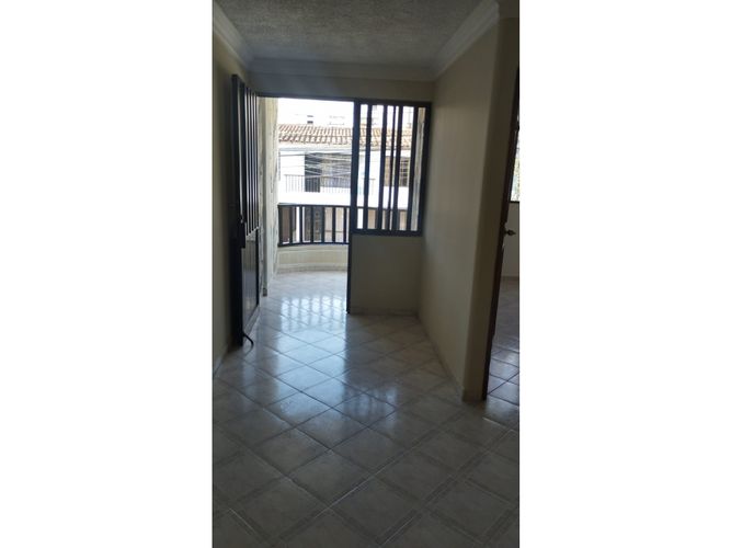 Casa de 6 alcobas en venta en Granjas De Provenza, Bucaramanga, 280 m² · foto 5 de 18