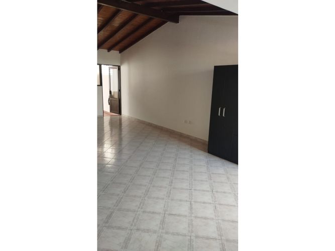 Casa de 6 alcobas en venta en Granjas De Provenza, Bucaramanga, 280 m² · foto 8 de 18
