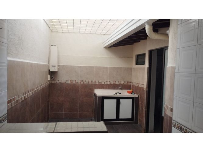 Casa de 6 alcobas en venta en Granjas De Provenza, Bucaramanga, 280 m² · foto 14 de 18