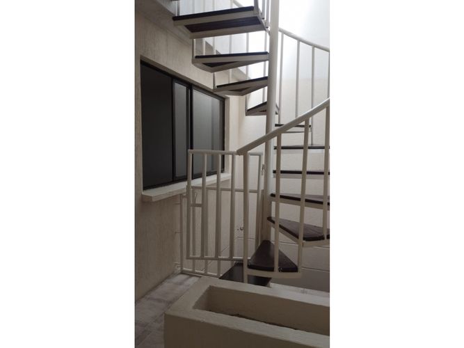 Casa de 6 alcobas en venta en Granjas De Provenza, Bucaramanga, 280 m² · foto 15 de 18